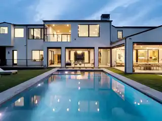 Striking Modern Residence Above It All