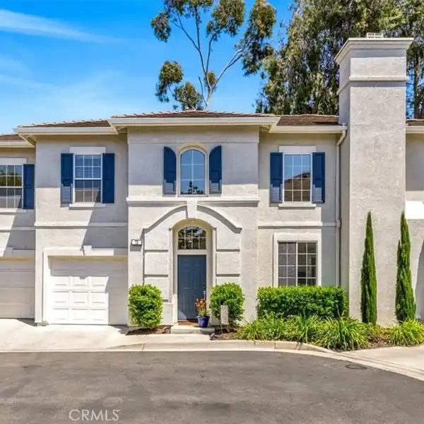 BEAUTIFULLY REMODELED HOME IN GATED MELROSE
