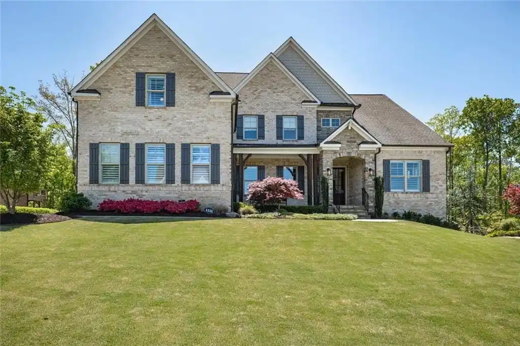 Beautiful Family Home in Ideal Alpharetta Community
