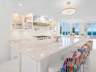 Fully Renovated High-floor Residence at Oceans Edge