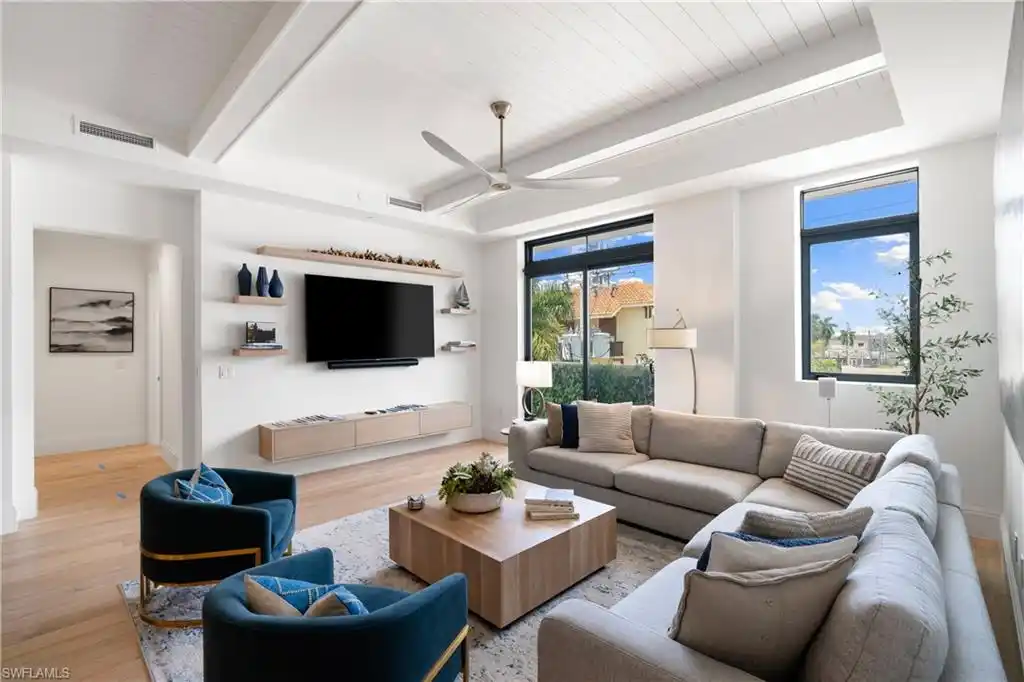 Great Opportunity in Olde Naples
