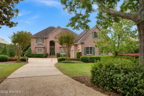 Exceptional Entertaining Spaces with Lakefront Ambiance