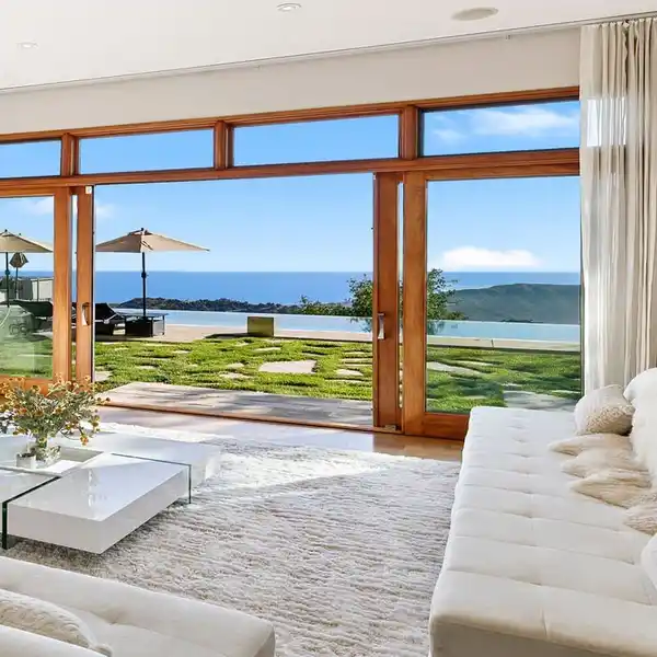 ARCHITECTURAL MASTERPIECE WITH JAW-DROPPING OCEAN VIEWS