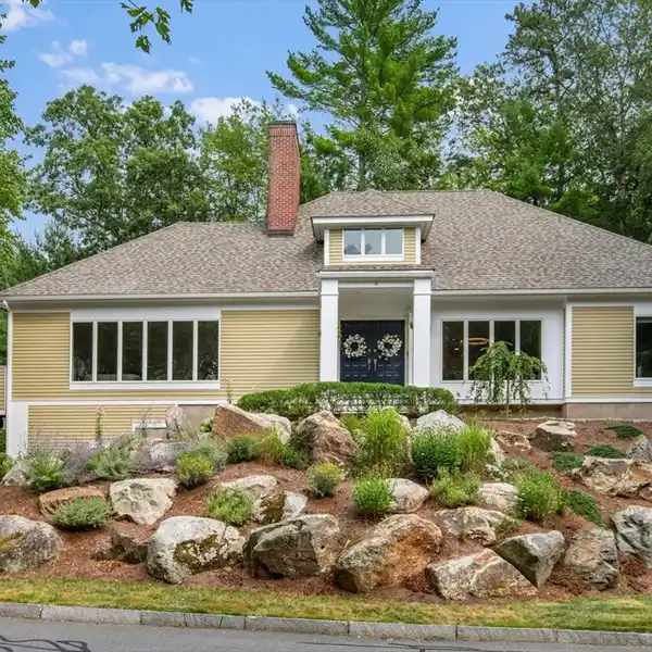 ELEGANT HOME AT THE IPSWICH COUNTRY CLUB