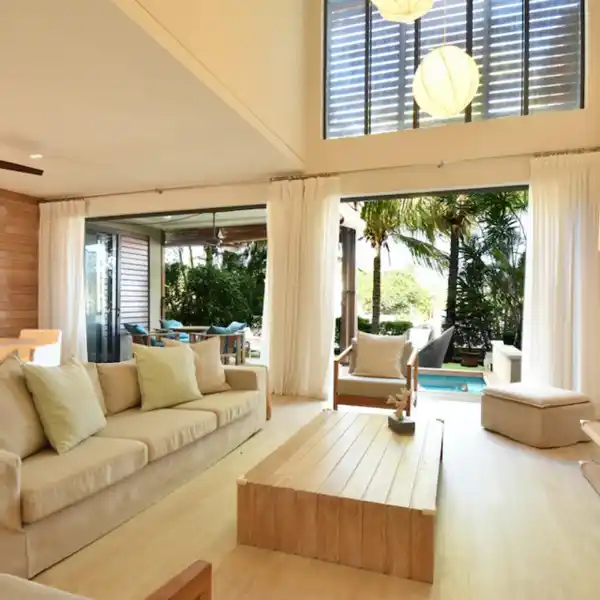 TASTEFULLY FURNISHED DUPLEX IN THE ONLY RESIDENTIAL MARINA