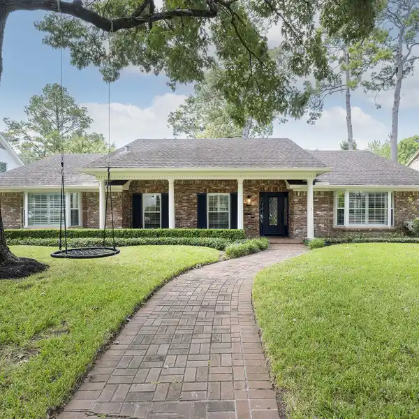 BEAUTIFULLY UPDATED ONE-STORY SMART HOME