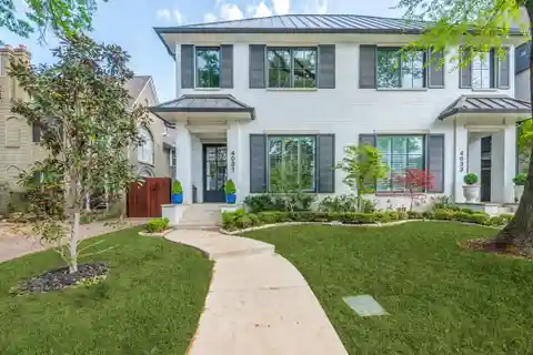 Exquisite Duplex Full of Charm and Luxury