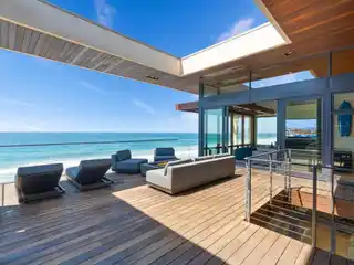 Exquisite Modernist Coastal Retreat