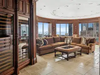 Ultra-luxury Residence in a Prestigious Building