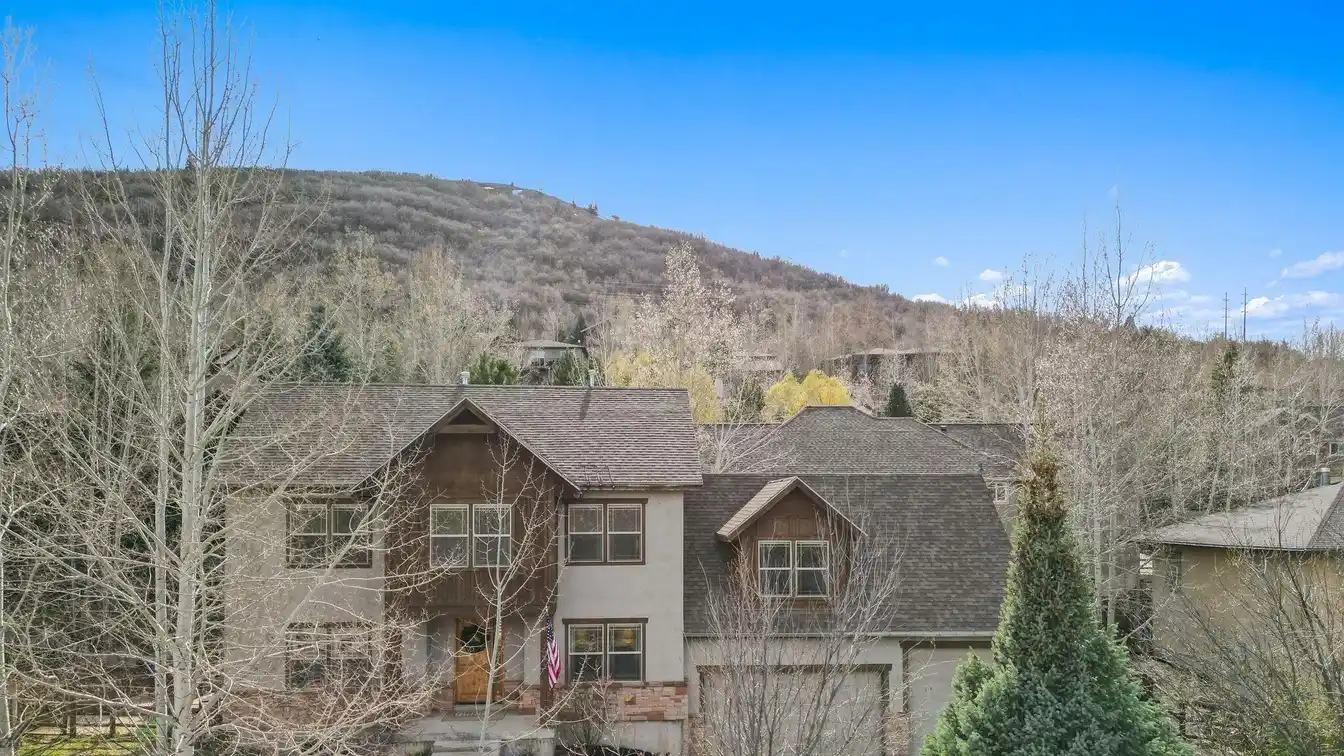 Light-filled Updated Home in High Meadows