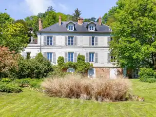 Expansive Home with Plenty of Privacy