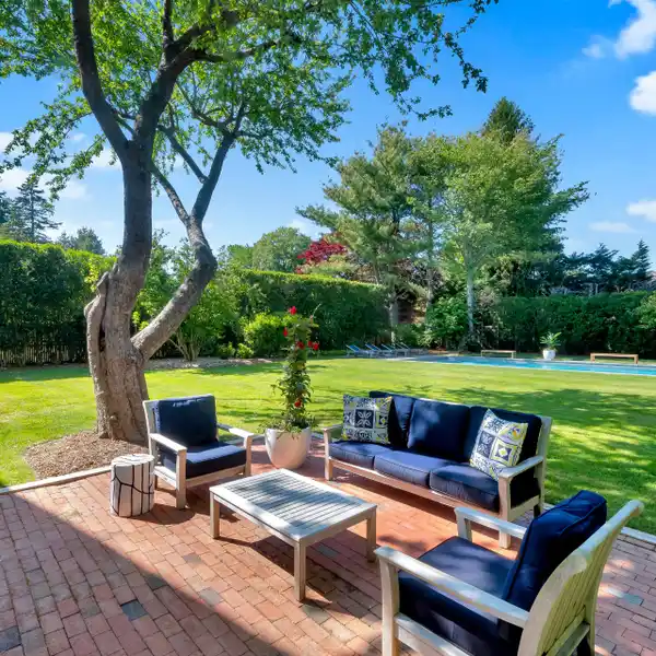 THIS CLASSIC TREASURE IS THE PERFECT PRIVATE OASIS