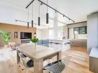 Sleek Beautifully Appointed Home in a Peaceful Setting