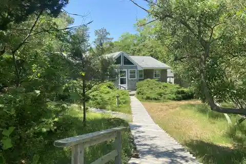 Charming Three Bedroom Cottage for Rent