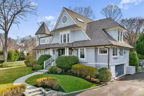 Spectacular Complete Renovation