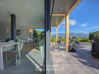 Contemporary House on the Heights of Cuvat