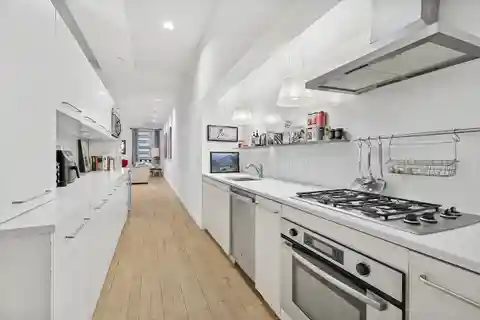 Spacious and Flexible Loft-style Residence