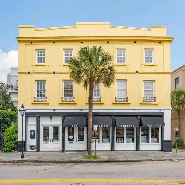 LUXURY CONDO OVERLOOKING FRENCH QUARTER WITH CUSTOM TOUCHES
