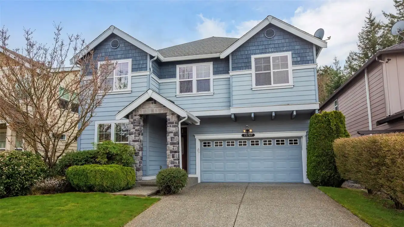 Spacious Home Backing to Greenbelt
