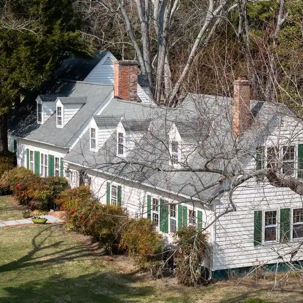 HISTORIC “SUNNYSIDE” ESTATE WITH RIVER VIEWS