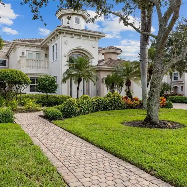 PENTHOUSE PERFECTION AT AVELLINO ISLES