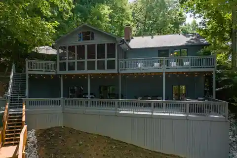 Completely Renovated Lake Keowee Lakehouse