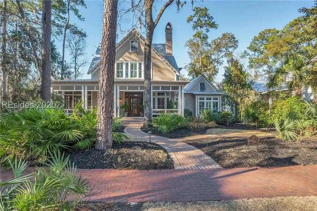 Lowcountry Cottage-style Home in West Wilson