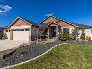 Custom One Owner Eagle Ridge Rancher