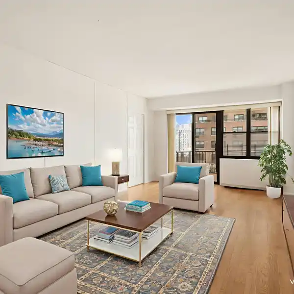 SUN-DRENCHED HIGH-FLOOR CONVERTIBLE IN FULL-SERVICE CONDO