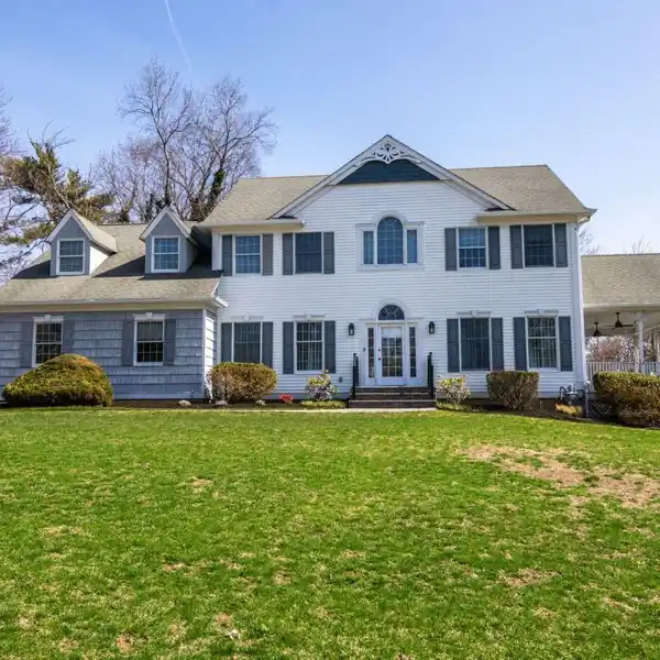 SPACIOUS STONY BROOK VILLAGE COLONIAL