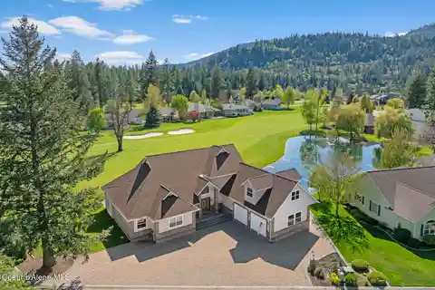 Custom Single-Level Home on Twin Lakes Village Golf Course