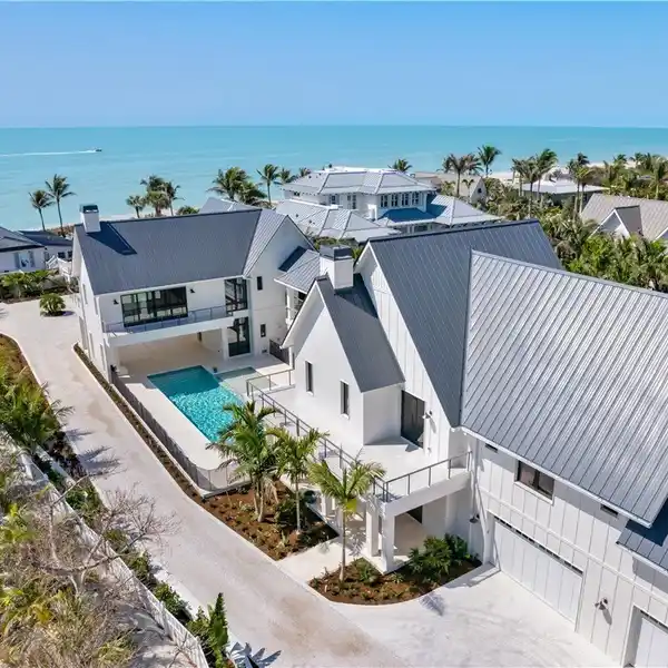THE ULTIMATE GULF-FRONT RETREAT