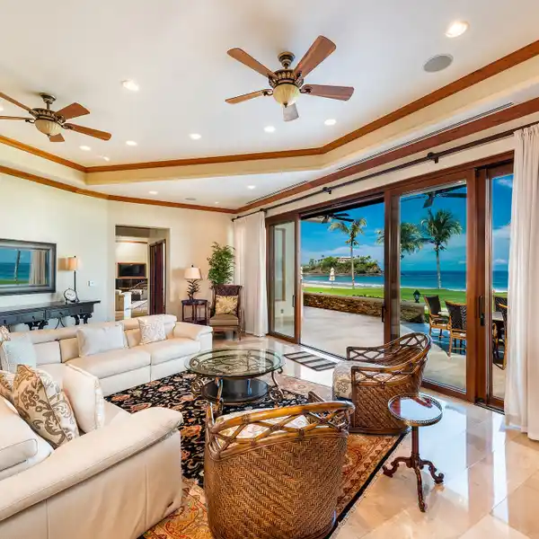 EXQUISITE BEACHFRONT CONDO IN THE PALMS