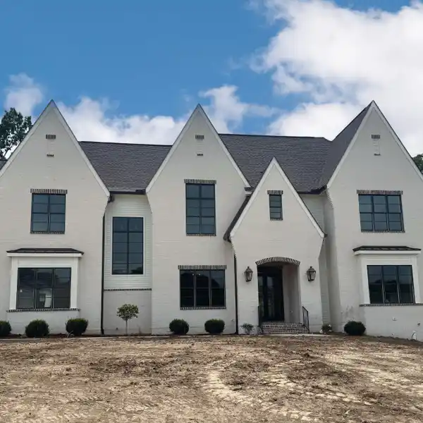 IMMACULATE NEW HOME IN THE RAINTREE COMMUNITY