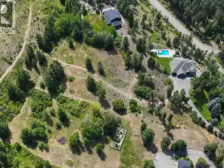 Private Estate with Pool, Rv Bay and Lake Views