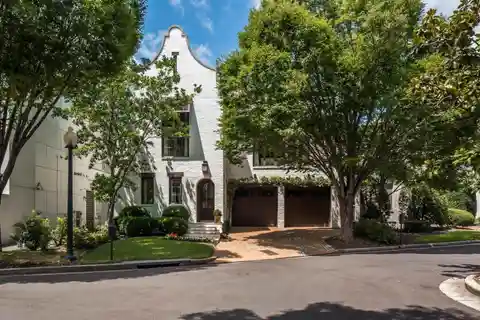 A Masterpiece in South Bluffs