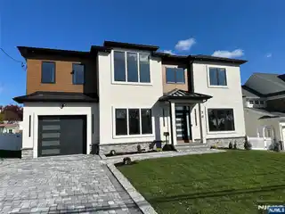 Cutting-Edge Luxury Home in the Heart of Montclair Heights