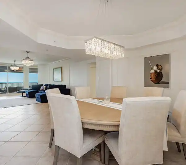 EXQUISITE LUXURY TOWER HOME