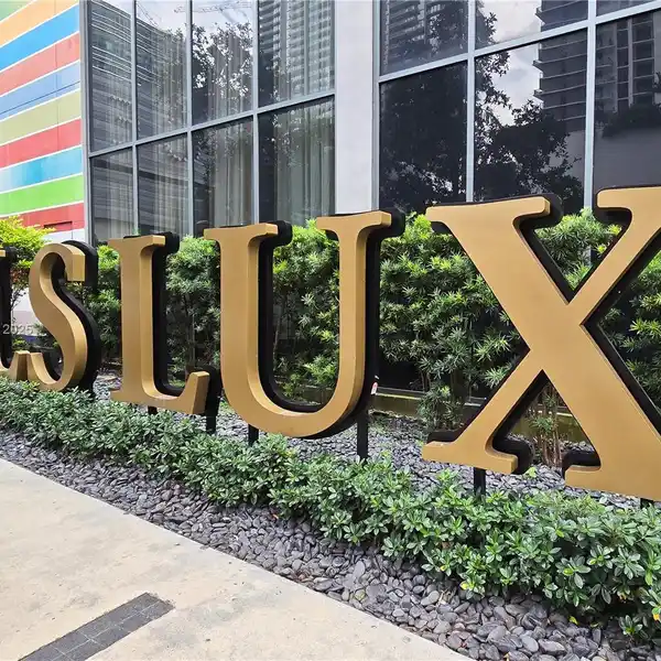 GREAT VALUE IN A 5-STAR LUXURY BUILDING