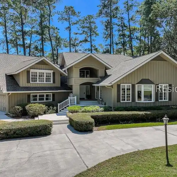 CUSTOM BEAUTY IN PREMIUM MOSS CREEK LOCATION