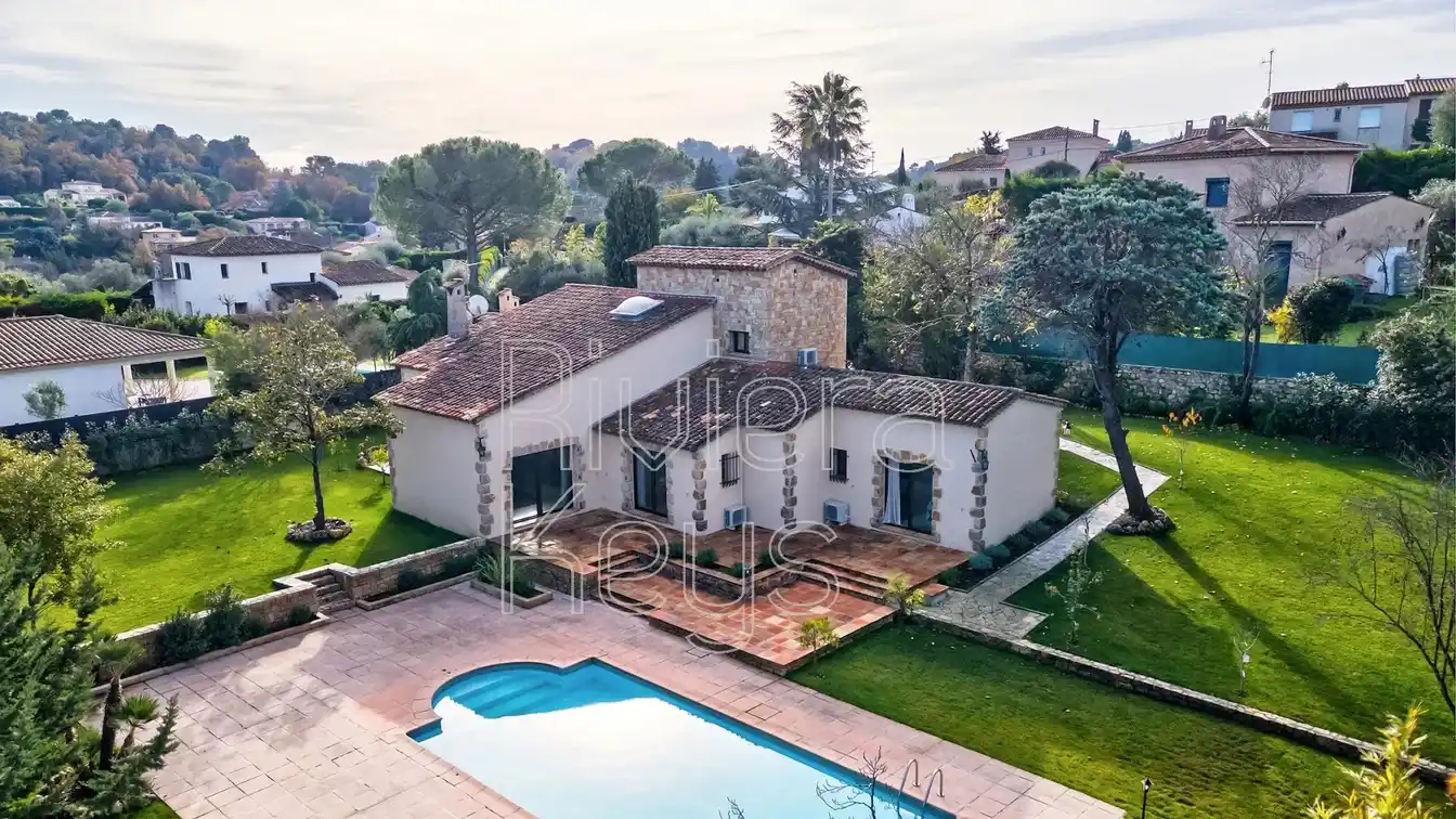 Charming Villa in a Peaceful Area