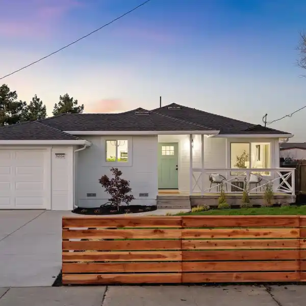 STUNNING LIKE-NEW CONSTRUCTION HOME
