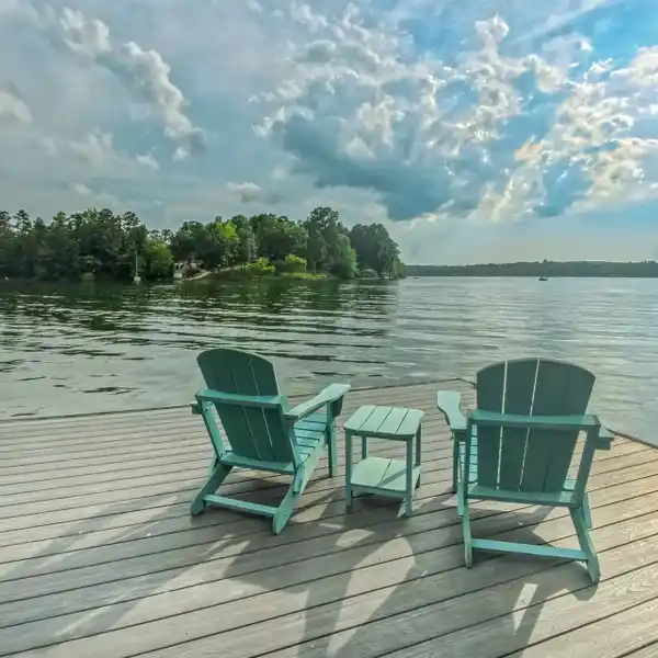 BEAUTIFULLY RENOVATED LAKE HOME
