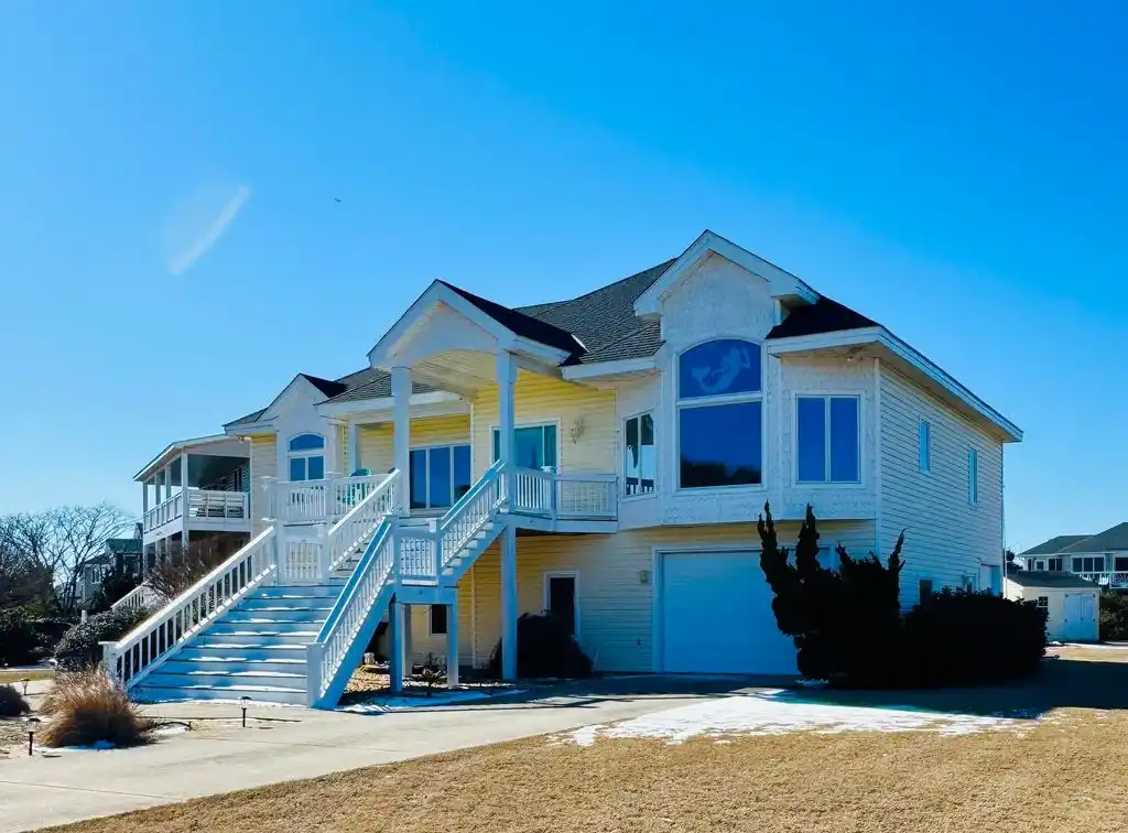 Grand Coastal Home in the Outer Banks