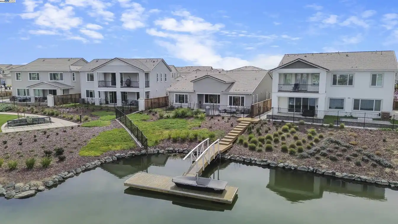 Resort-style Lakeside Living in River Islands