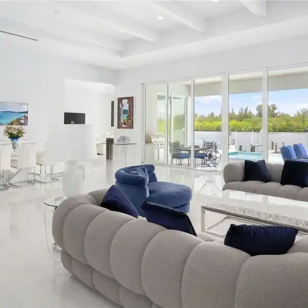 BREATHTAKING RIVERFRONT HOME