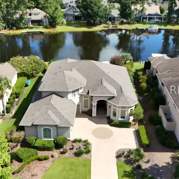 AWARD-WINNING HAMPTON LAKE WATERFRONT HOME