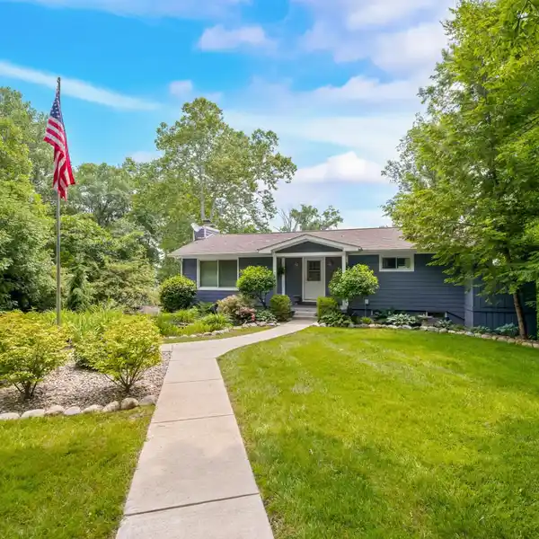 SERENE LAKE LEMON LIVING WITH PRIVATE DOCK