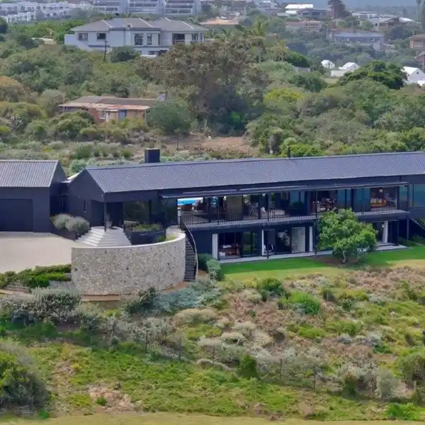 STILBAAI WEST ARCHITECTURAL MASTERPIECE WITH PANORAMIC RIVER