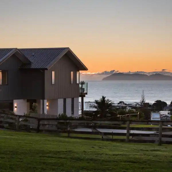 INTELLIGENTLY DESIGNED HOME NEAR WAIHI BEACH